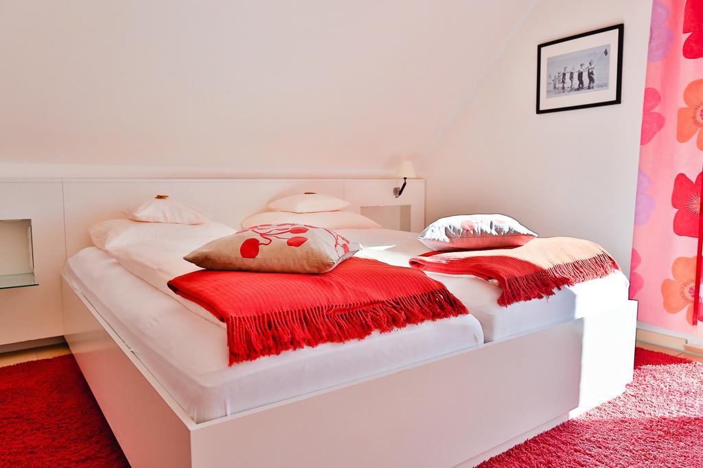 Hotel Feuerschiff Langeoog Friesenstraße  Zimmer foto